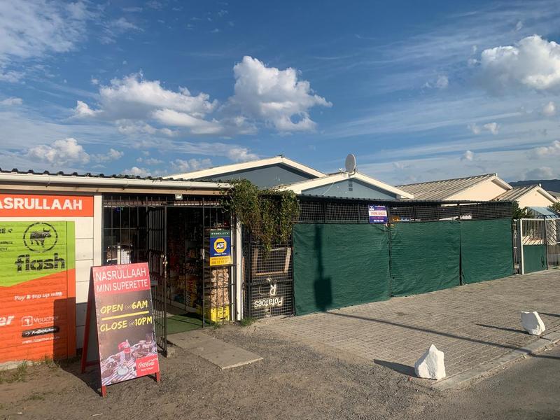 4 Bedroom Property for Sale in Grassy Park Western Cape